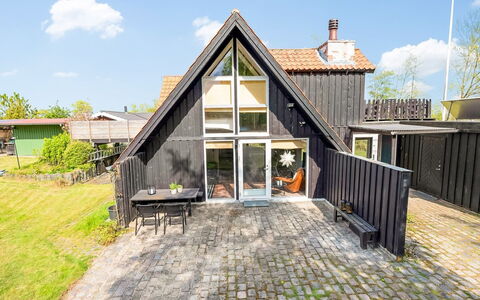 Arendine - 250M from the Sea: Tag, Hjem, Hus, Sommerhus, Dør, Sidespor, Hældning, Indkørsel, Landscaping, Design