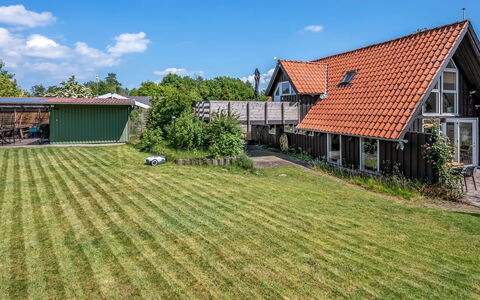 Arendine - 250M from the Sea: Græs, Tag, Hus, Hjem, Sommerhus, Landskab, Boligområde, Land Lot, Landdistrikt, Almindeligt