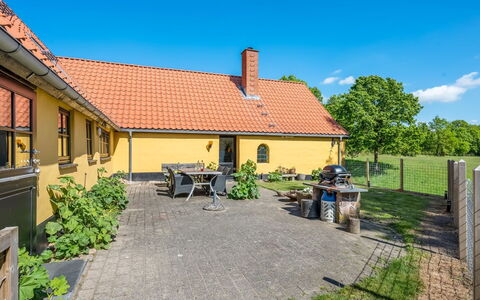 Aika - 1.6Km to the Fjord: Tag, Land Lot, Sommerhus, Hjem, Estate, Lawn, Stuehus, Backyard, Skygge, Have