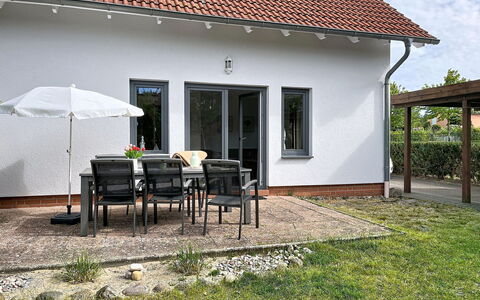 Fridas Traum: Bygning, Hus, Hjem, Boligområde, Dør, Tag, Møbel, Sommerhus, Land Lot, Veranda