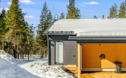 Saariselän Aavahelmi C: Træ, Vinter, Sne, Sommerhus, Hus, Tag, Hjem, Fryser, Sidespor, Hældning
