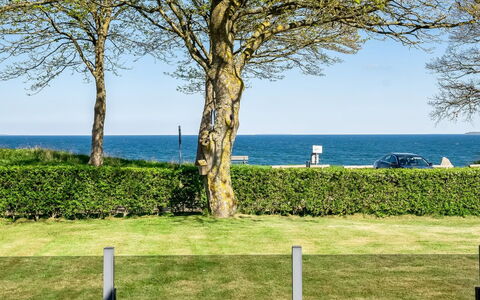Therkil - 50M from the Sea: Vand, Vandressourcer, Krop Af Vand, Rots, Kyst, Naturlige Landskab, Headland, Coastal Og Oceaniske Landskabsformer, Terræn, Promontory
