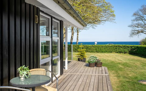 Therkil - 50M from the Sea: Vand, Vandressourcer, Krop Af Vand, Rots, Kyst, Naturlige Landskab, Headland, Coastal Og Oceaniske Landskabsformer, Terræn, Promontory