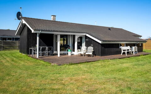 Loki - 200M from the Sea: Tag, Hus, Sommerhus, Hjem, Veranda, Estate, Stuehus, Skygge, Sidespor, Garden Bygninger