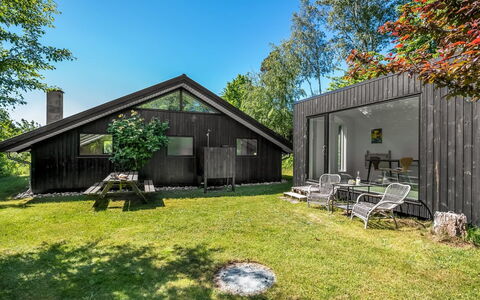 Lasse - 550M from the Sea: Græs, Busk, Hus, Sommerhus, Hjem, Land Lot, Bunddække, Landdistrikt, Have, Lawn