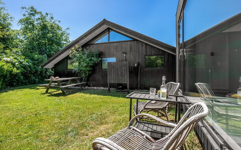 Lasse - 550M from the Sea: Sommerhus, Hjem, Hus, Tag, Dør, Bunddække, Sidespor, Garden Bygninger, Have, Estate