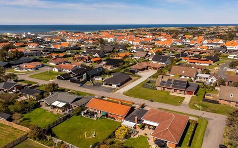 Signe - 600M from the Sea: Vand, Vandressourcer, Krop Af Vand, Rots, Kyst, Naturlige Landskab, Headland, Coastal Og Oceaniske Landskabsformer, Terræn, Promontory