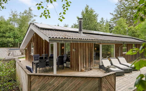 Uma - from the Sea: Træ, Tag, Sommerhus, Hjem, Hårdttræ, Garden Bygninger, Planke, Sidespor, Bjælkehytte, Veranda