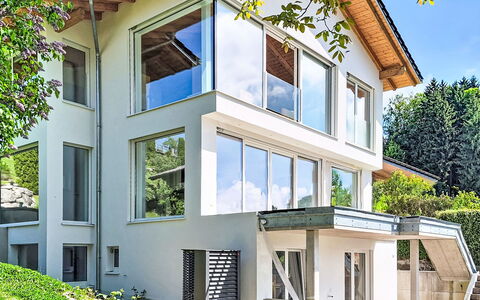Mondsee Retreat: Bygning, Vindue, Hjem, Hus, Boligområde, Arkitektur, Facade, Land Lot, Estate, Sommerhus
