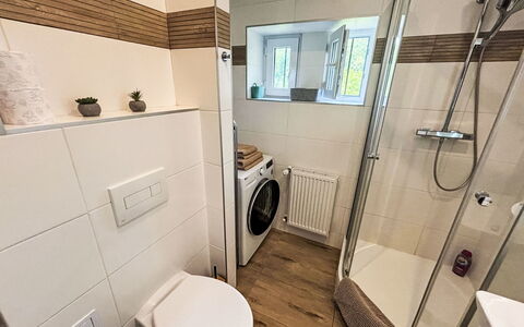 Děčín Heights: Gulvbelægning, Indretning, Sanitærarmatur, Etage, Vvs, Vaskemaskine, Badeværelse, Tap, Værelse, Håndvask