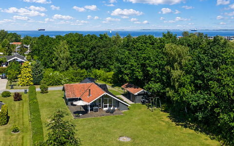 Troen - 400M from the Sea: Boligområde, Fugleperspektiv, Hus, Landskab, Hjem, Land Lot, Tag, Luftfotografering, Forstad, Estate