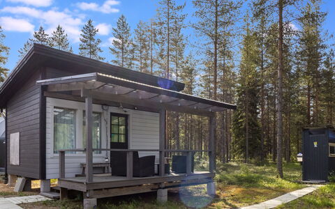 Kipinä: Sommerhus, Land Lot, Veranda, Bjælkehytte, Sidespor, Garden Bygninger, Skur, Skygge, Gård, Dæk