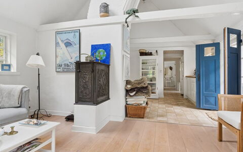 Nadica - 415M from the Sea: Bygning, Hus, Vindue, Hjem, Tag, Boligområde, Busk, Sommerhus, Land Lot