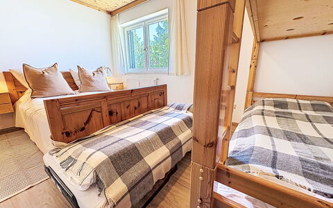 Karoline: Møbel, Træ, Indretning, Soveværelse, Seng, Loft, Etage, Værelse, Gulvbelægning, Hjem