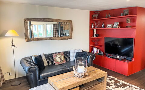 Val Signina Apt. 6-7: Møbel, Indretning, Couch, Gulvbelægning, Etage, Væg, Stue, Værelse, Træ, Hjem