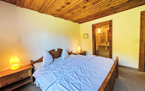 Sur Vitg: Træ, Sommerhus, Hårdttræ, Soveværelse, Bejdse, Bed Frame, Seng, Sengetøj, Sengetøj, Trægulve