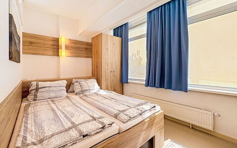Ferienwohnung Maria: Seng, Soveværelse, Indretning, Træ, Gulvbelægning, Sengetøj, Etage, Sengetøj, Loft, Værelse