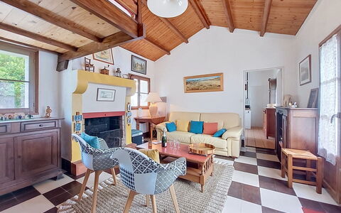 La Grainette: Møbel, Indretning, Gulvbelægning, Træ, Etage, Loft, Couch, Stue, Værelse, Hjem