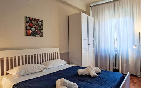 Il Professore: Soveværelse, Seng, Indretning, Etage, Sengetøj, Møbel, Sengetøj, Lejlighed, Værelse, Bed Frame