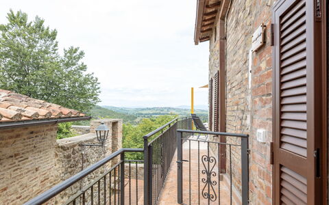 La Terrazza nel Borgo: Væg, Mursten, Murværk, Jern, Gelænder, Stenmur, Altan, Hegn, Baluster