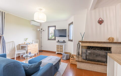 La Terrazza nel Borgo: Møbel, Indretning, Gulvbelægning, Etage, Træ, Værelse, Loft, Couch, Stue, Bord