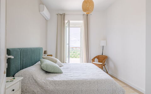 La Terrazza nel Borgo: Møbel, Seng, Indretning, Soveværelse, Sengetøj, Væg, Sengetøj, Træ, Sengetøj, Etage