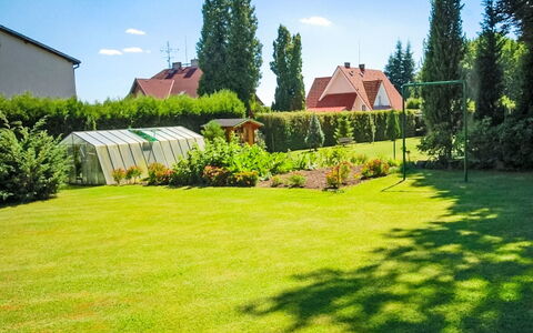 Forestside Villa: Have, Busk, Lawn, Land Lot, Backyard, Gård, Landscaping, Sommerhus, Eng