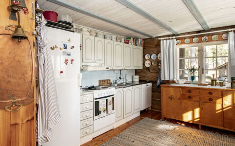 Villa Underberg: Køkken, Træ, Gulvbelægning, Indretning, Møbel, Cabinetry, Større Bandage, Køkken Apparat, Countertop, Loft