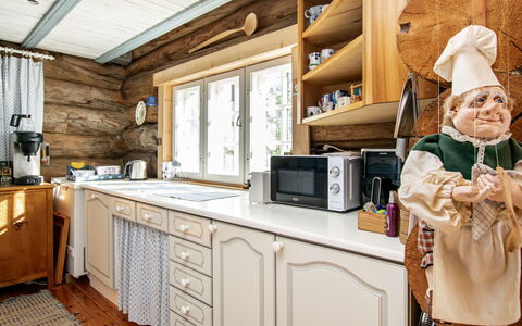Villa Underberg: Køkken, Træ, Countertop, Indretning, Køkken Apparat, Møbel, Værelse, Cabinetry, Bejdse, Husholdningsapparat
