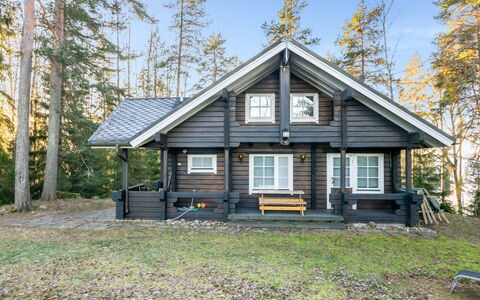 Villa Karmu: Hjem, Hus, Sommerhus, Tag, Sidespor, Bjælkehytte, Lærk, Garden Bygninger, Vinter