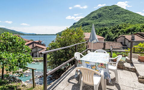 Mergozzo (Lago di Mergozzo) 260: Væg, Kvarter, Stad, Dør, Gade, Gyde, Cobblestone, Altan, Indkørsel, Stueplante