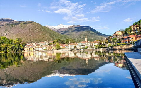 Mergozzo (Lago di Mergozzo) 260: Væg, Kvarter, Stad, Dør, Gade, Gyde, Cobblestone, Altan, Indkørsel, Stueplante