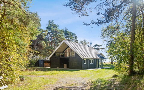 Aman - 100M from the Sea: Græs, Træ, Landdistrikt, Busk, Sommerhus, Tag, Almindeligt, Land Lot, Hjem, Bunddække