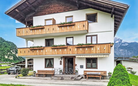 Schöflauerhof: Hus, Sommerhus, Altan, Maling