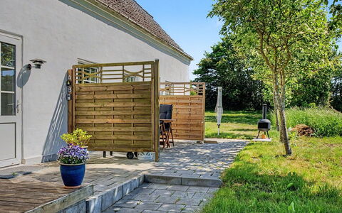 Mynthe - 750M from the Sea: Træ, Have, Hårdttræ, Bejdse, Udendørs Møbler, Hegn, Backyard, Landscaping, Home Fencing, Planke