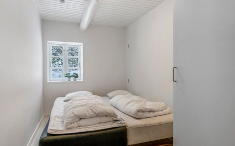 Chrissie - 3Km from the Sea: Soveværelse, Seng, Sengetøj, Sengetøj, Indretning, Etage, Loft, Bed Frame, Værelse, Lejlighed