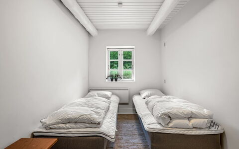 Chrissie - 3Km from the Sea: Soveværelse, Seng, Etage, Gulvbelægning, Sengetøj, Indretning, Sengetøj, Bed Frame, Sovesal, Loft