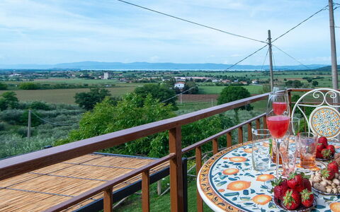 Casa dei Nonni: Altan, Stol, Bejdse, Skygge, Udendørs Møbler, Gård, Eco Hotel, Hegn, Veranda, Dæk