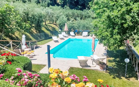 Casa dei Nonni: Svømmepøl, Fritid, Udvej, Have, Udendørs Møbler, Eco Hotel, Paraply, Landscaping, Liggestol, Ferieby