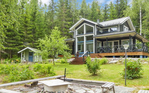 Villa Kuusiranta: Hus, Hjem, Sommerhus, Busk, Tag, Sidespor, Veranda, Estate, Have