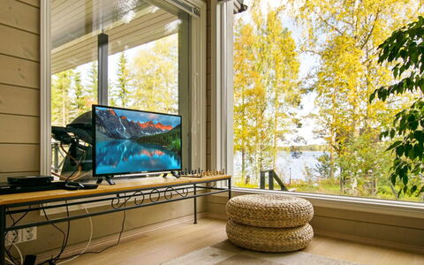 Villa Kuusiranta: Elektronisk Apparat, Møbel, Fjernsyn, Television, Stue, Husholdningsapparat