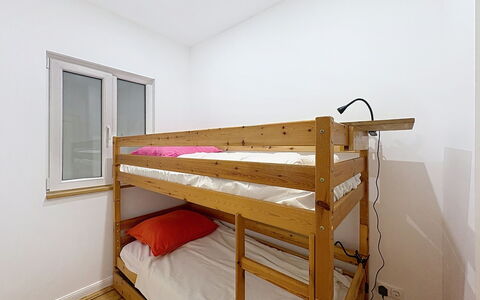 Ferienwohnung Heritage View Bacharach: Træ, Gulvbelægning, Etage, Indretning, Soveværelse, Seng, Trægulve, Værelse, Møbel, Køjeseng