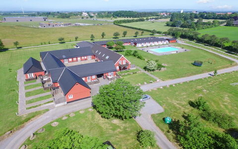 Anabella - 6Km from the Sea: Estate, Udvej, Svømmepøl, Lawn, Eco Hotel, Landscaping, Gård, Parkere, Stuehus, Hacienda