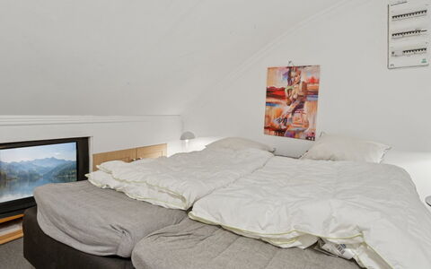 Ofelia - 4Km from the Sea: Boligområde, Busk, Hus, Hjem, Have, Estate, Skygge, Landscaping, Lawn