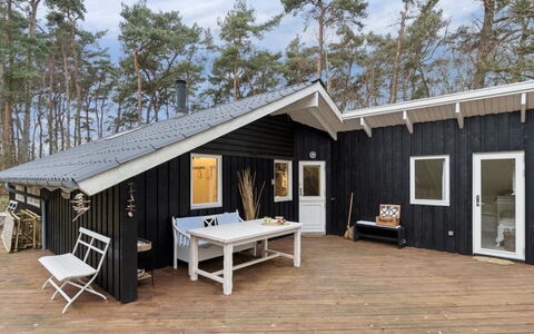 Eggerich - 700M from the Sea: Boligområde, Busk, Hus, Hjem, Have, Estate, Skygge, Landscaping, Lawn