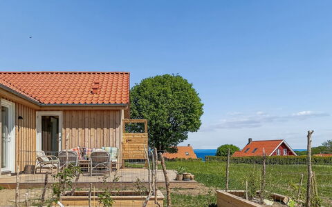 Nani - 500M from the Sea: Tag, Hus, Hjem, Sommerhus, Dør, Sidespor, Estate, Lawn, Gård, Veranda
