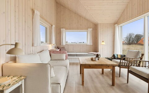 Nani - 500M from the Sea: Træ, Gulvbelægning, Etage, Hjem, Trægulve, Hårdttræ, Planke, Sommerhus, Bejdse, Stue