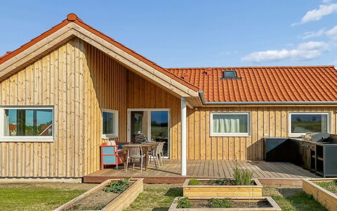 Nani - 500M from the Sea: Tag, Hus, Hjem, Sommerhus, Dør, Sidespor, Estate, Lawn, Gård, Veranda