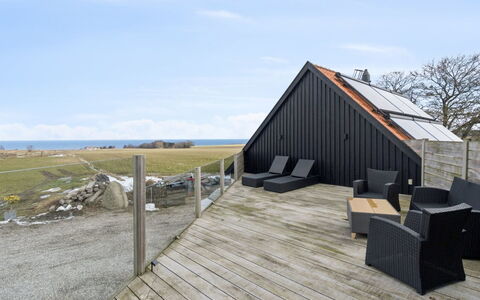 Carola - 1Km from the Sea: Boligområde, Busk, Hus, Hjem, Have, Estate, Skygge, Landscaping, Lawn