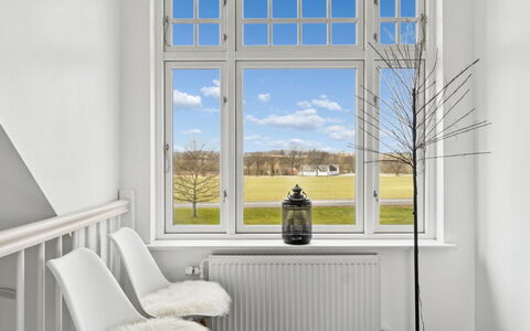 Carola - 1Km from the Sea: Boligområde, Busk, Hus, Hjem, Have, Estate, Skygge, Landscaping, Lawn